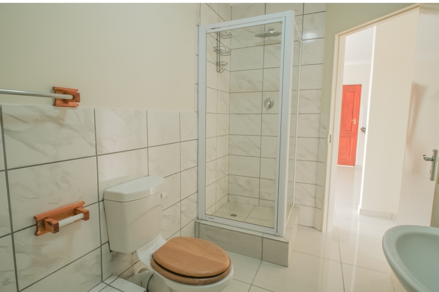 To Let 2 Bedroom Property for Rent in Burgundy Estate Western Cape